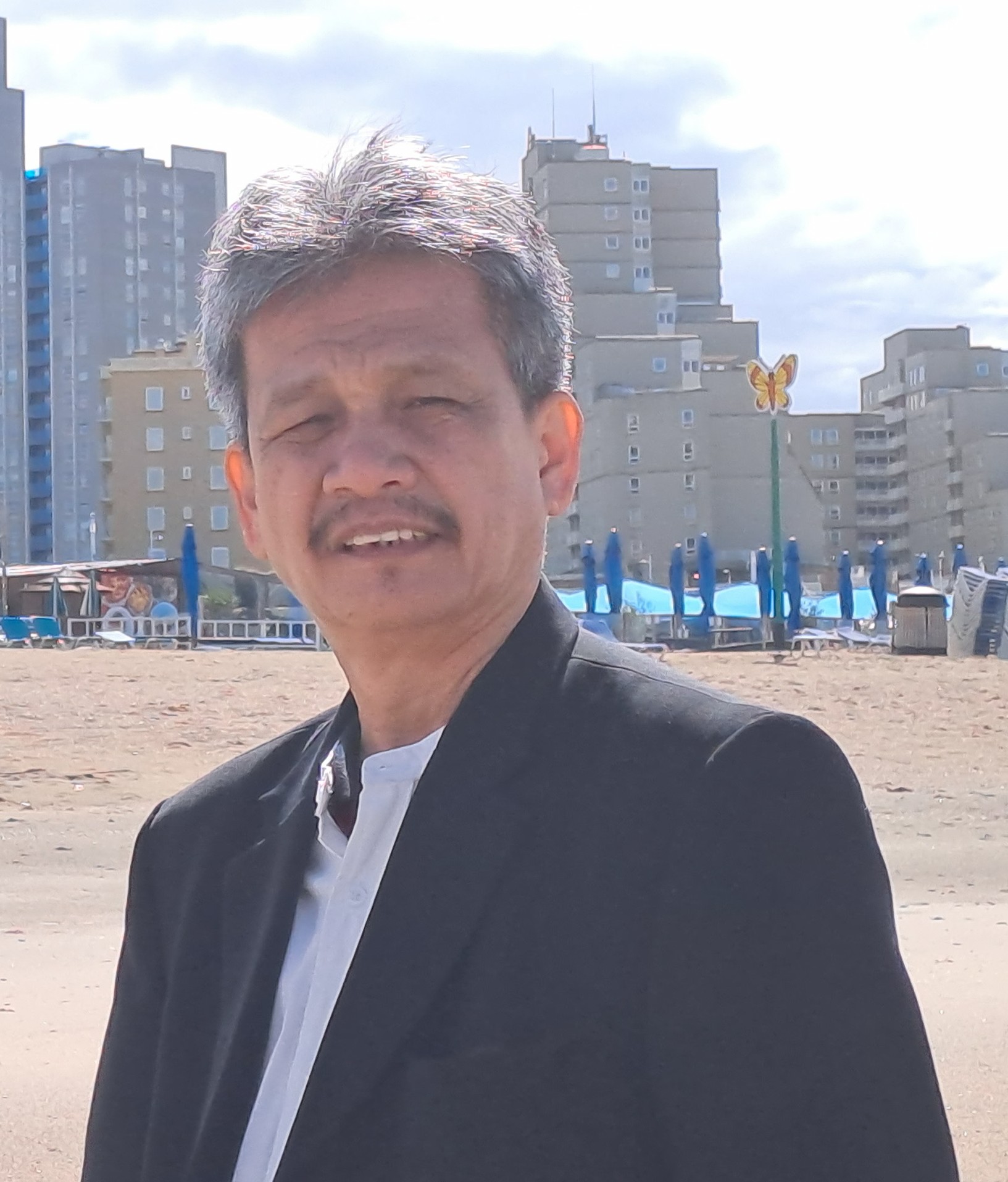 Prof. Dr. apt. Elfahmi